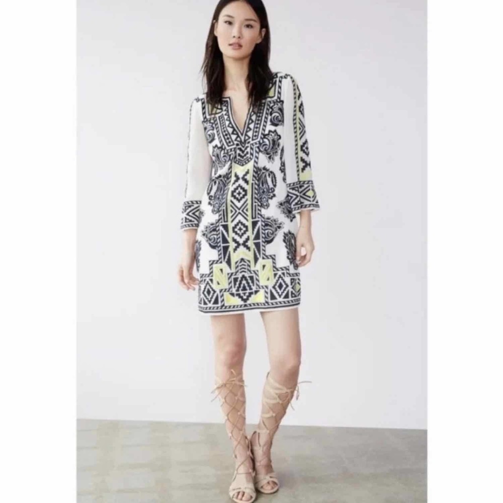 Alice + Olivia Lowell Embroidered Shift Mini Dress Size Small - Picture 4 of 14